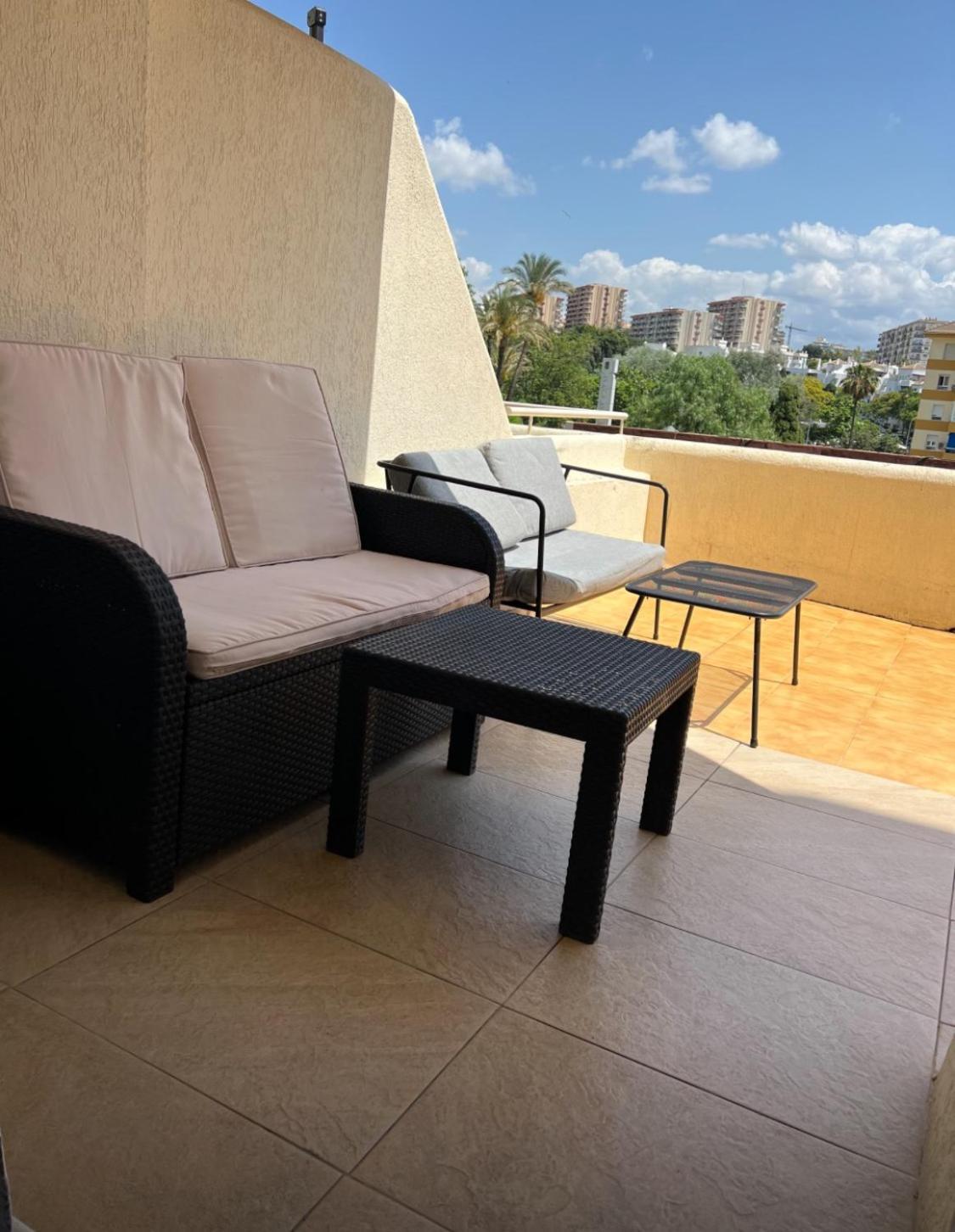 Benal Beach Apartment Беналмадена Екстериор снимка
